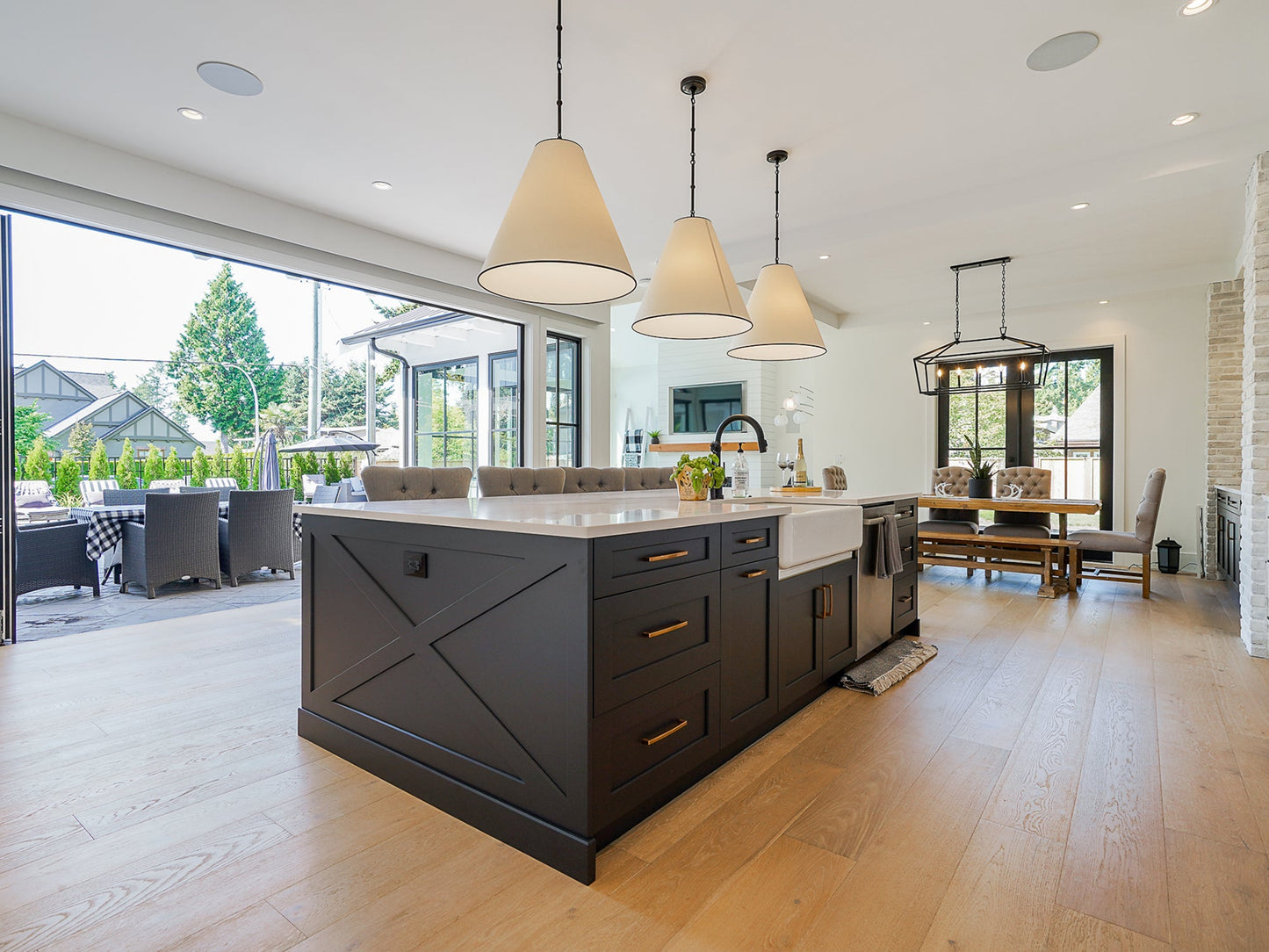 Pravada Aura 8"x87"x14mm Engineered Hardwood Flooring