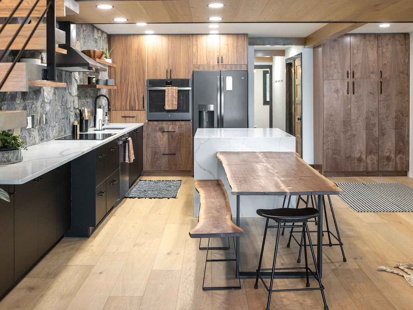 Pravada Fleur 9"x87"x14mm Engineered Hardwood Flooring